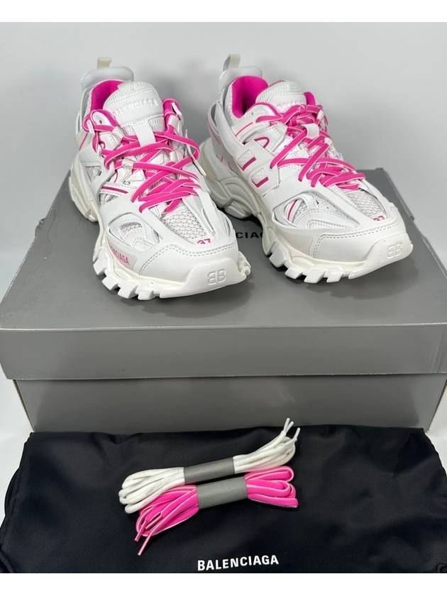 Luxury Balenciaga  track sneakers 240