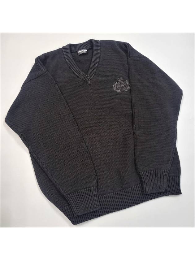 Luxury Balenciaga  Men's Back Logo V-Neck Knit Top Black