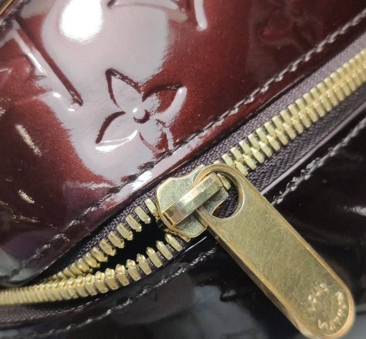 Preloved Louis Vuitton (LV) patent leather Summit Drive  Bag cherry color 32cm 250319781112520