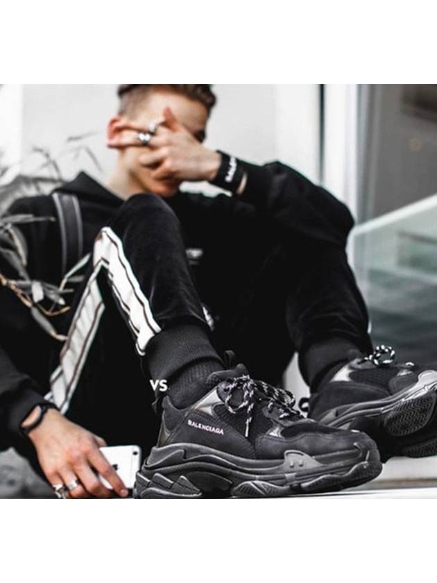 Luxury Balenciaga  Triple S Black 42 Domestic 270