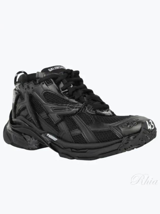 Luxury Balenciaga  Runner Low Top Sneakers Black