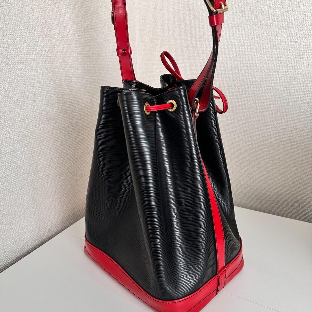 Louis Vuitton LV Monogram Noé Vintage - Black Bucket Bags, Handbags MR1904202566022