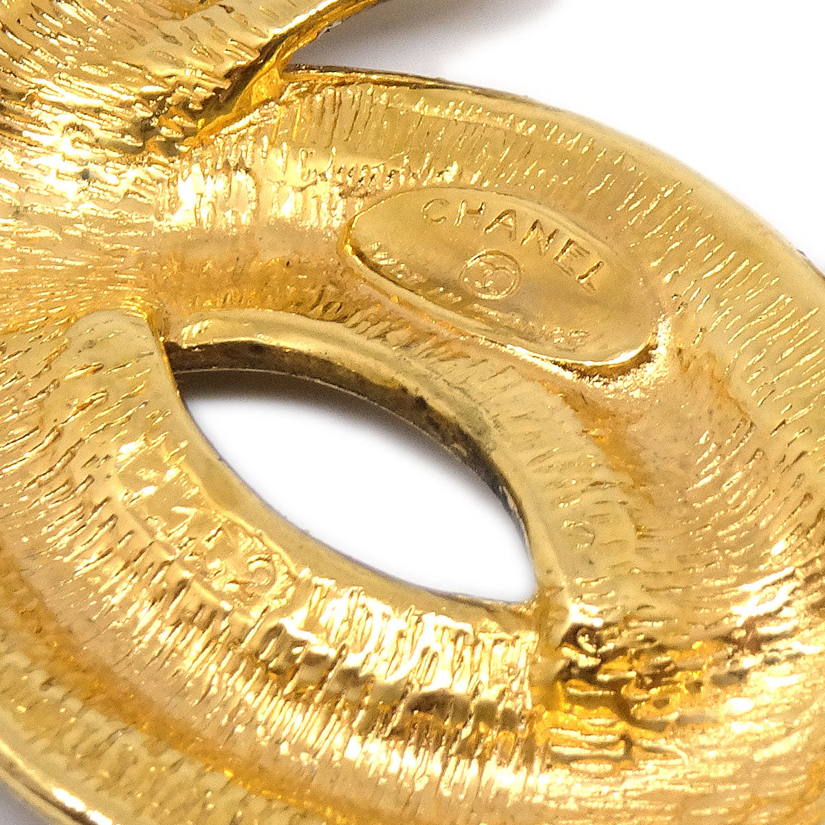 Chanel Quilted CC Brooch Pin Gold 1152