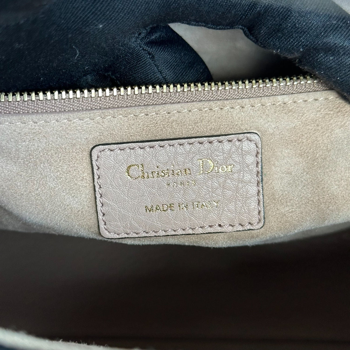 *Flap, Grained Calfskin* Lady Large Grained Calfskin Nude Pink Blush LGHW