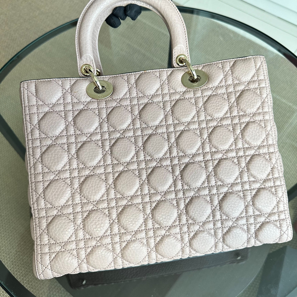 *Flap, Grained Calfskin* Lady Large Grained Calfskin Nude Pink Blush LGHW