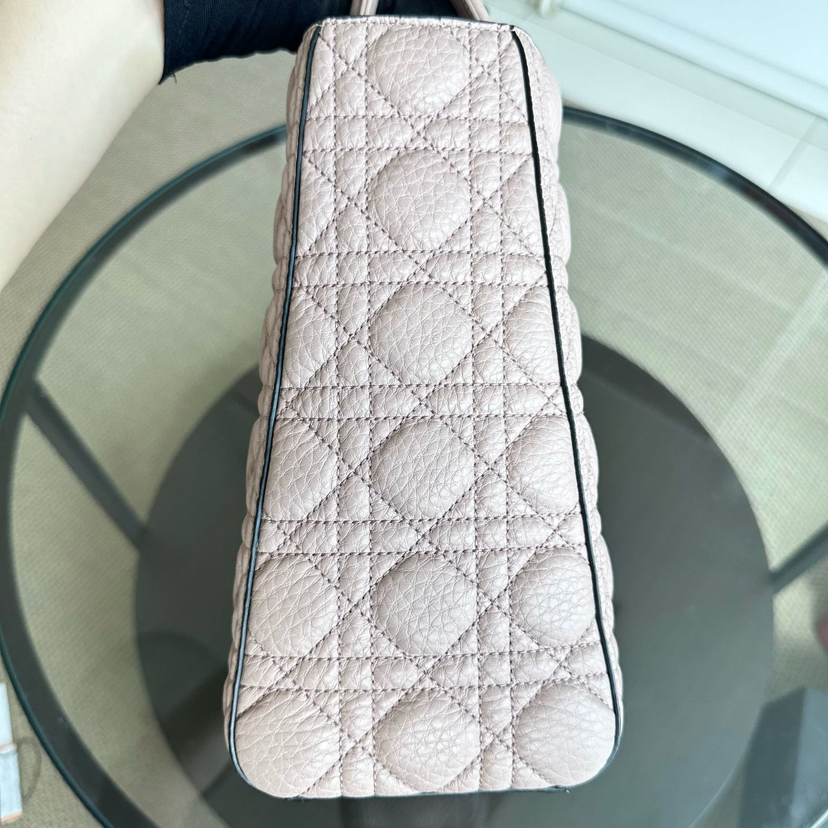 *Flap, Grained Calfskin* Lady Large Grained Calfskin Nude Pink Blush LGHW