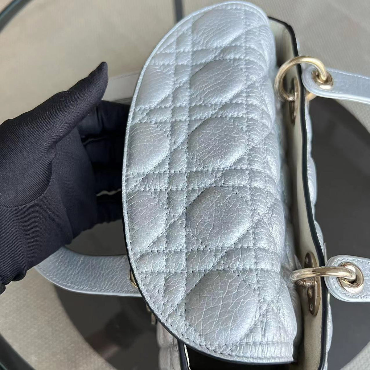 *Flap Version* Lady Medium Cannage Metallic Aged Calfskin Silver Golden Hardware