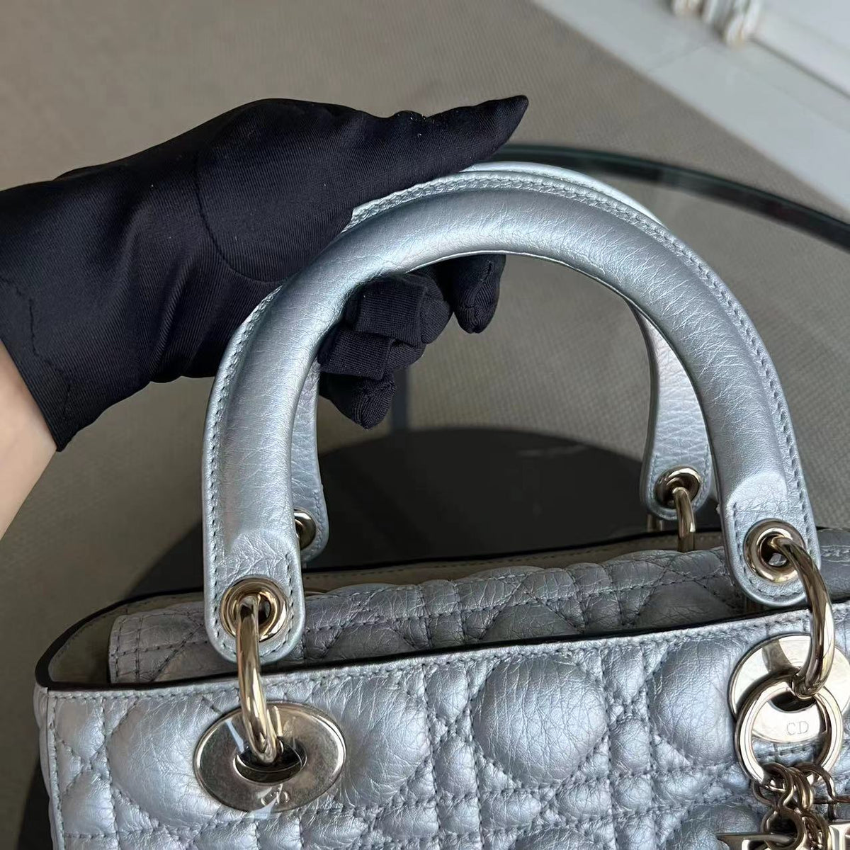 *Flap Version* Lady Medium Cannage Metallic Aged Calfskin Silver Golden Hardware
