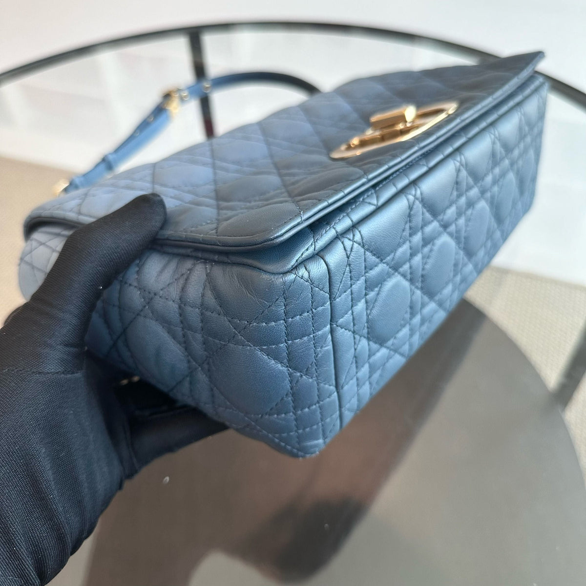 *Full Set Receipt* Caro Large Flap Calfskin Gradient Blue GHW