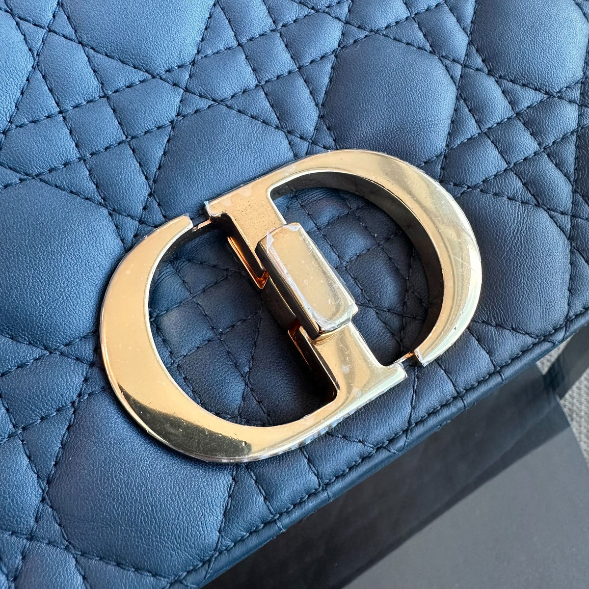 *Full Set Receipt* Caro Large Flap Calfskin Gradient Blue GHW