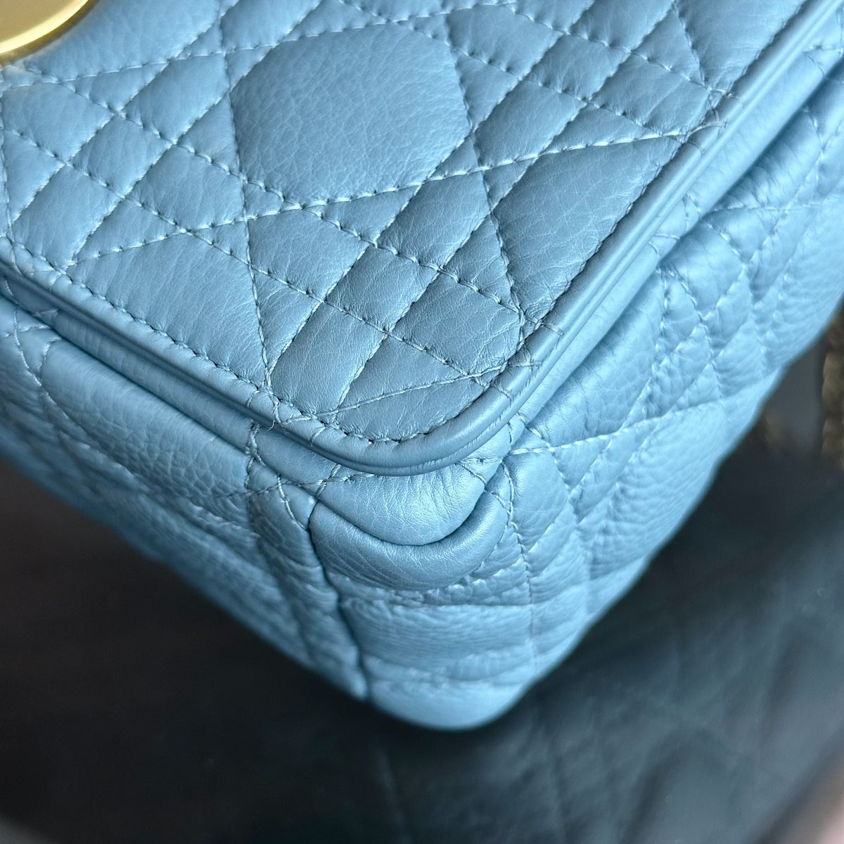 *Full Set, Receipt* Caro Medium Calfskin Flap Haze Blue GHW