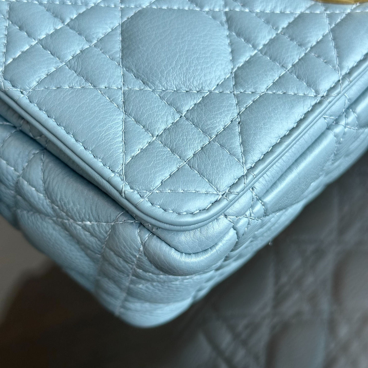 *Full Set, Receipt* Caro Medium Calfskin Flap Haze Blue GHW