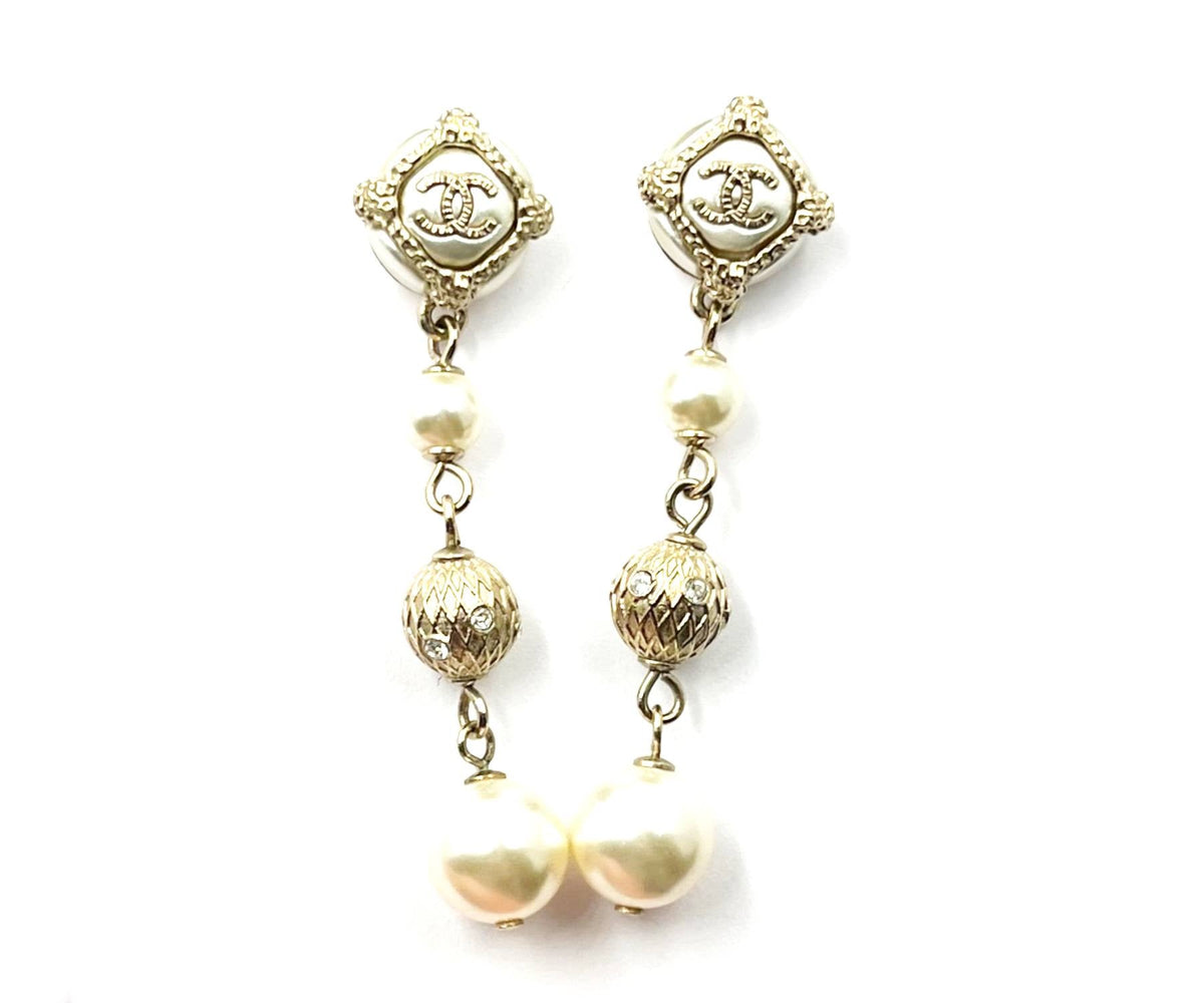 Top Quality Chanel Gold CC Argyle Pearl Ball Long Dangle Piercing
