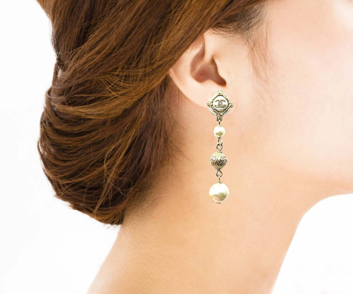 Top Quality Chanel Gold CC Argyle Pearl Ball Long Dangle Piercing