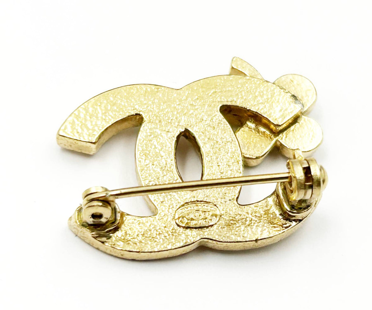 CHANEL Small Gold CC Crystal Red Corner Flower Small Brooch