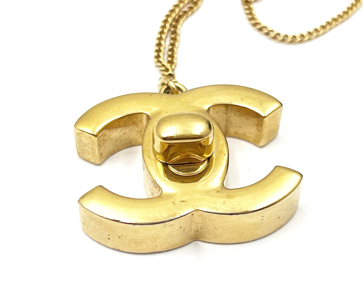 Top Quality Chanel Gold CC Turnlock Large Pendant Necklace