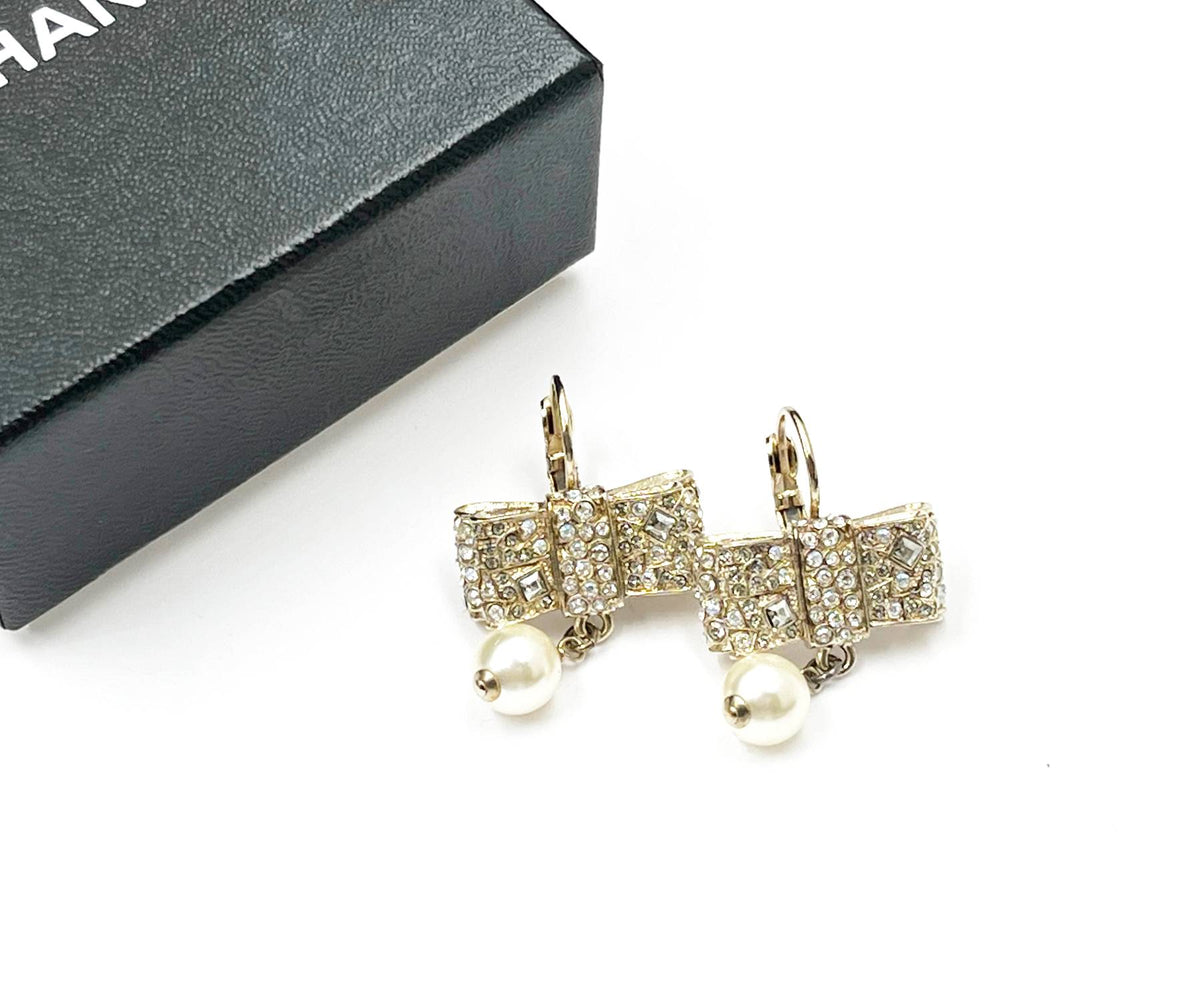 Top Quality Chanel Gold CC Ribbon Bow Round Princess Crystal Pearl Dangle Lever Back Earrings