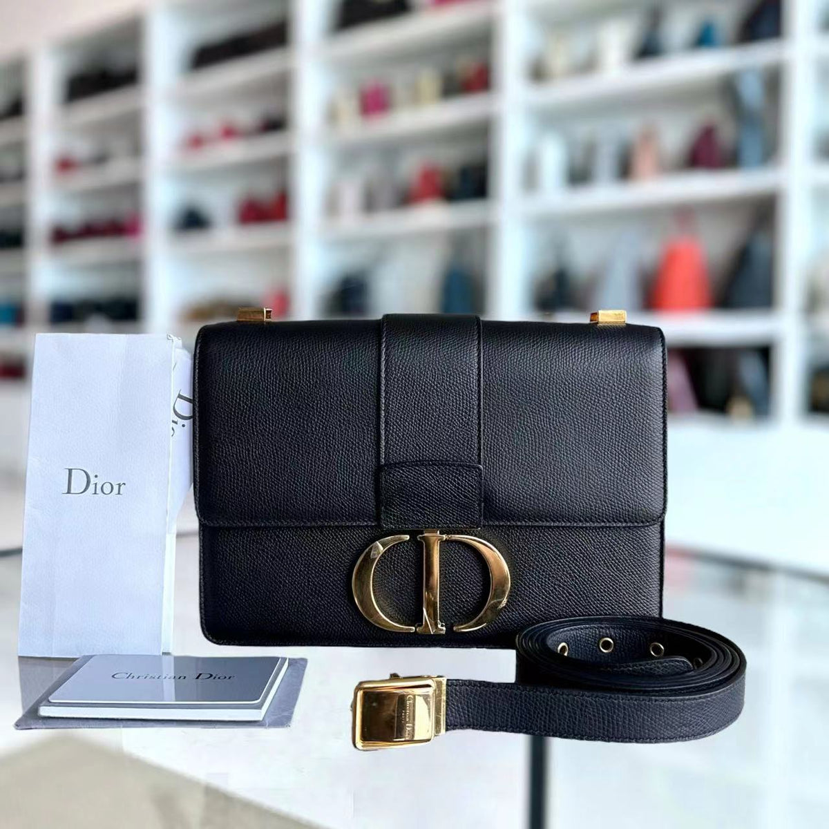 *Grained Calfskin, Full Set* Montaigne 30 Grained Calfskin Black GHW