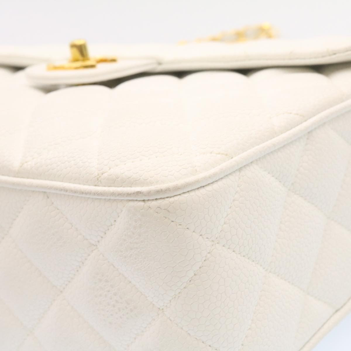 Top Quality Chanel Matelasse Chain Shoulder Bag Caviar Skin Gold White CC Auth am1370gA