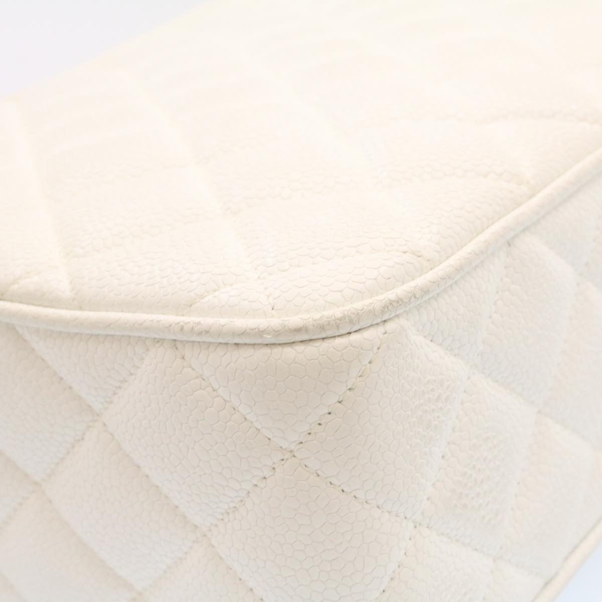 Top Quality Chanel Matelasse Chain Shoulder Bag Caviar Skin Gold White CC Auth am1370gA