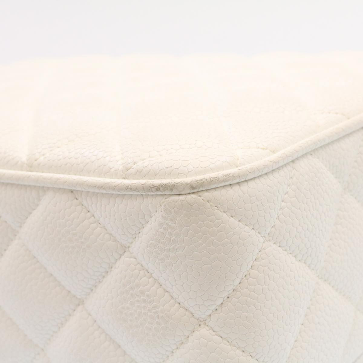 Top Quality Chanel Matelasse Chain Shoulder Bag Caviar Skin Gold White CC Auth am1370gA