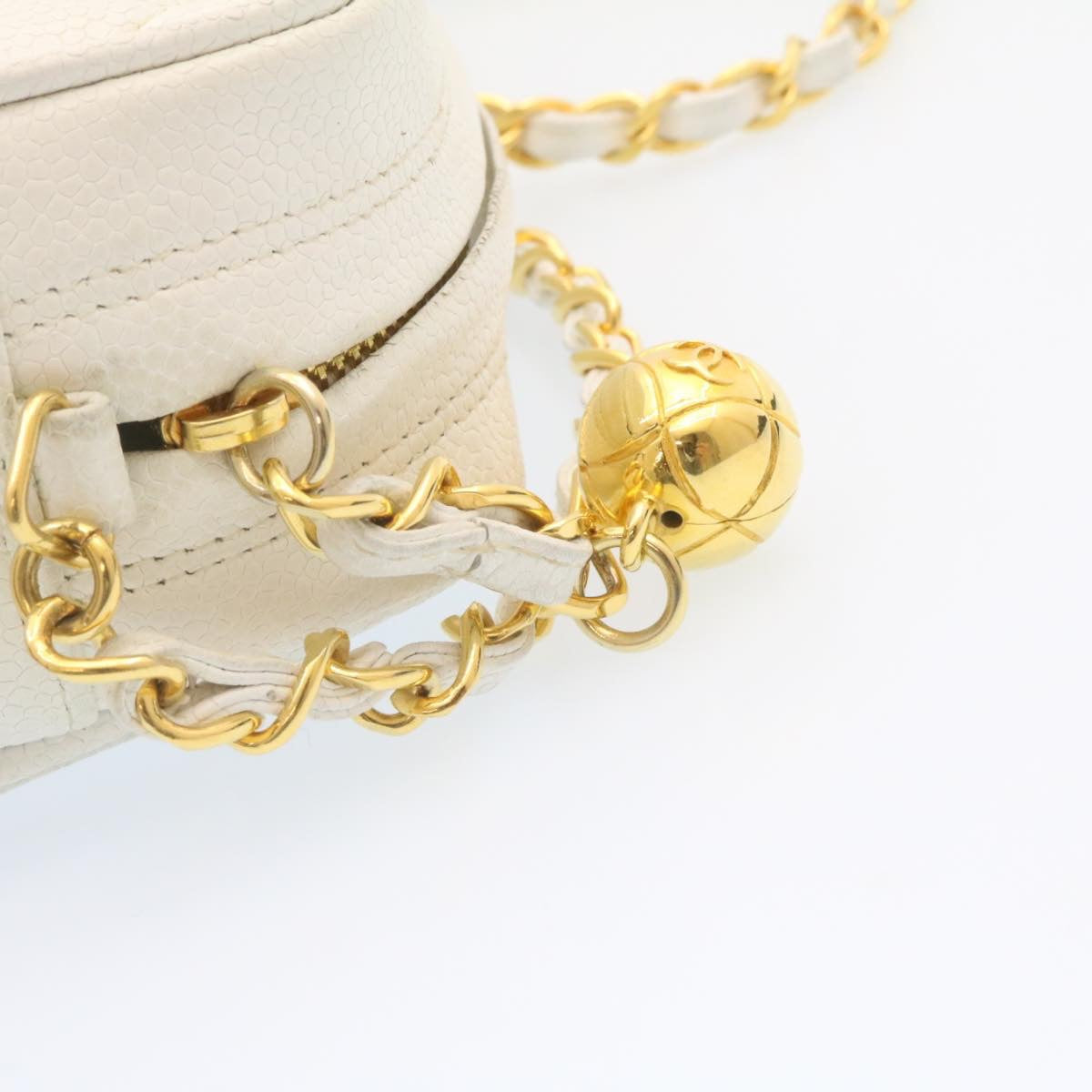 Top Quality Chanel Matelasse Chain Shoulder Bag Caviar Skin Gold White CC Auth am1370gA