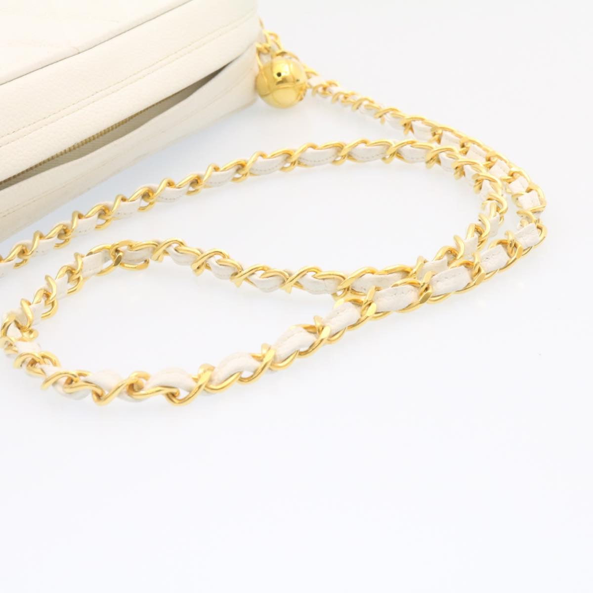 Top Quality Chanel Matelasse Chain Shoulder Bag Caviar Skin Gold White CC Auth am1370gA