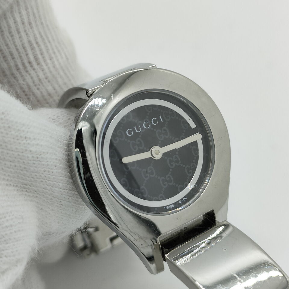 Gucci Watch 6700L  Black X Silver Bangle Watch