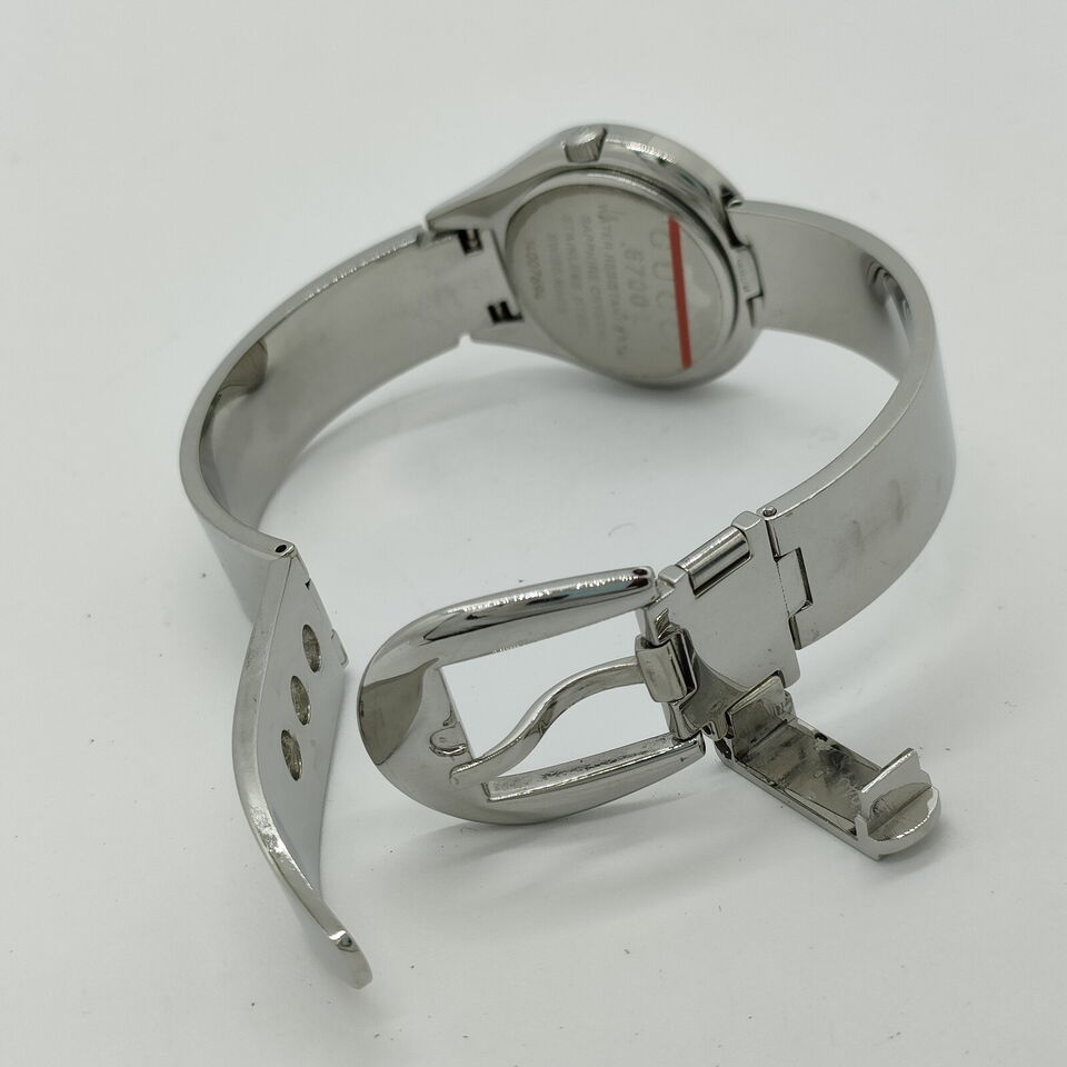 Gucci Watch 6700L  Black X Silver Bangle Watch