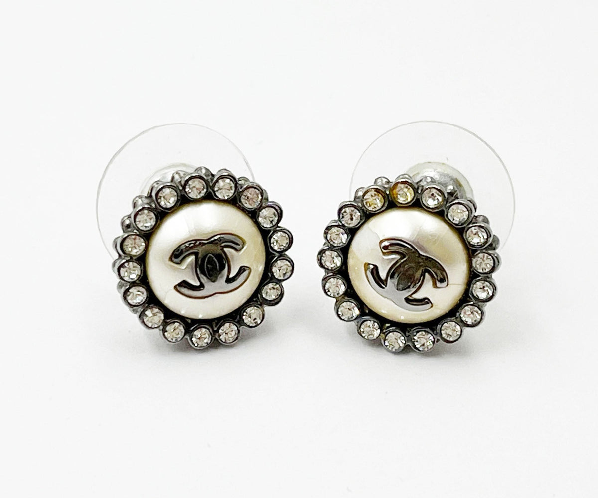 Top Quality Chanel Gunmetal CC Round Crystal Small Piercing Earrings