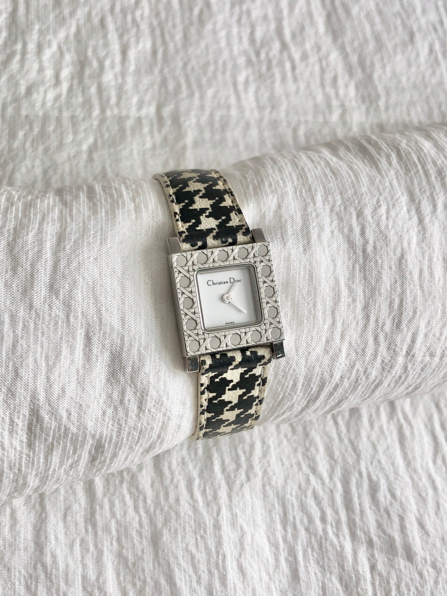 Christian Dior Cannage Quartz Watch Black×White Vintage jw4b2h