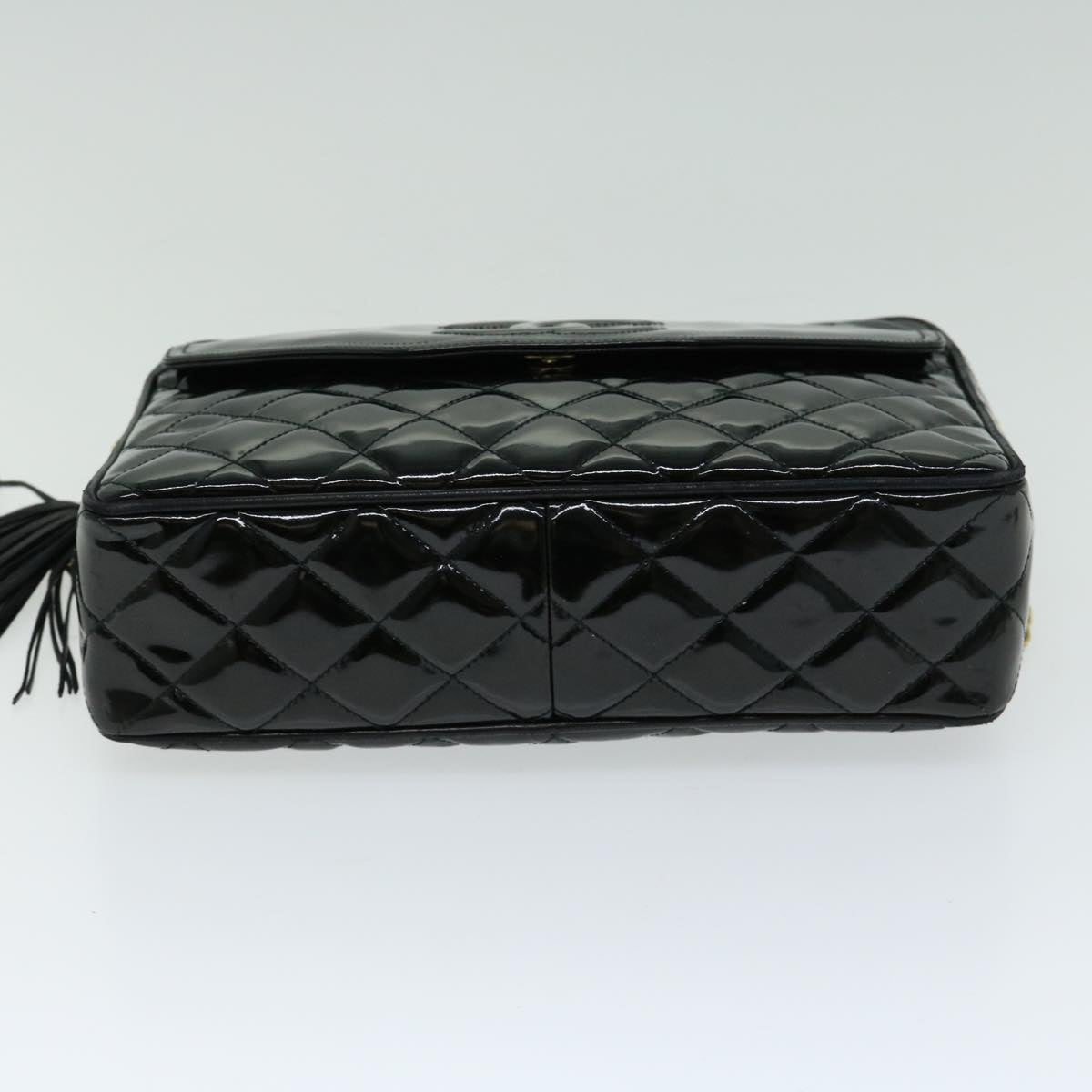 Top Quality Chanel Matelasse Chain Shoulder Bag Patent leather Black CC Auth hk1071