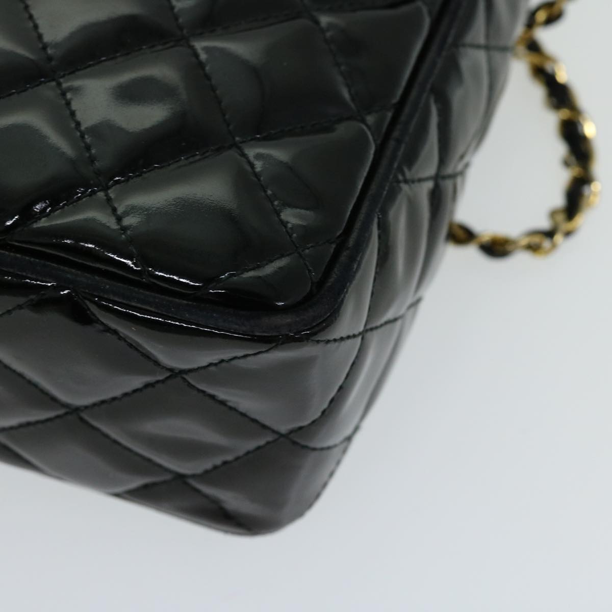 Top Quality Chanel Matelasse Chain Shoulder Bag Patent leather Black CC Auth hk1071