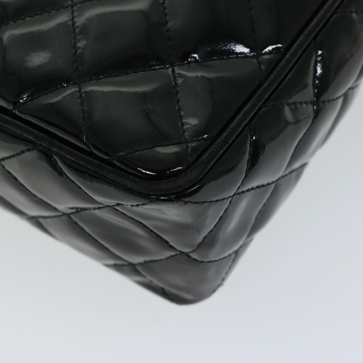 Top Quality Chanel Matelasse Chain Shoulder Bag Patent leather Black CC Auth hk1071