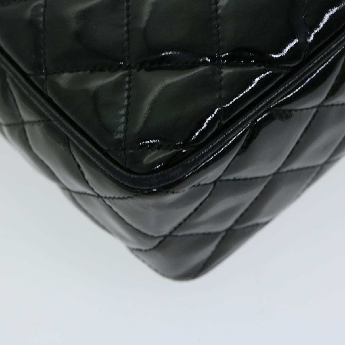 Top Quality Chanel Matelasse Chain Shoulder Bag Patent leather Black CC Auth hk1071