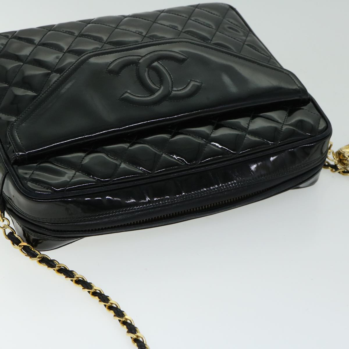Top Quality Chanel Matelasse Chain Shoulder Bag Patent leather Black CC Auth hk1071