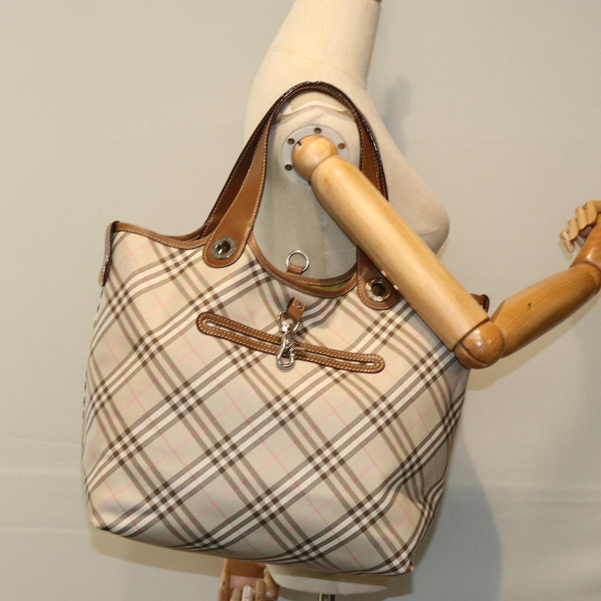 BURBERRY Nova Check Reversible Tote Bag Nylon Beige Auth hk1321