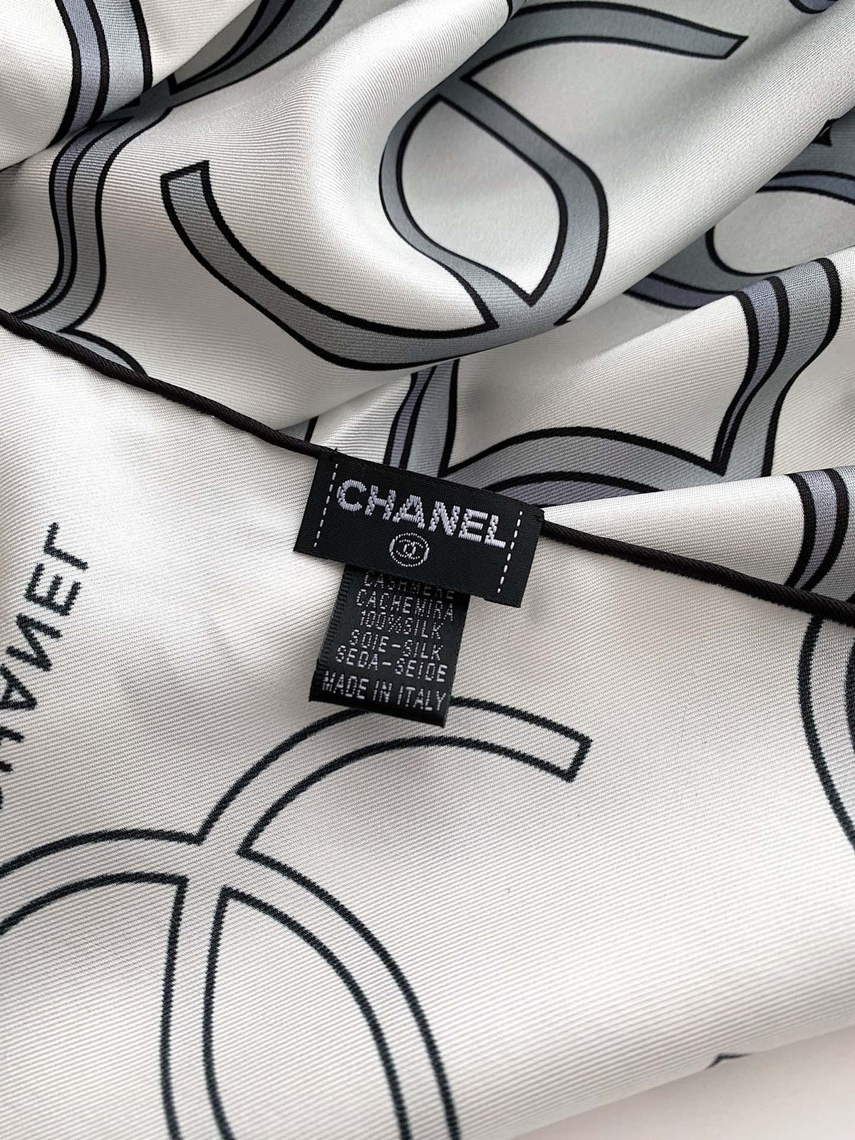 CHANEL Scarf