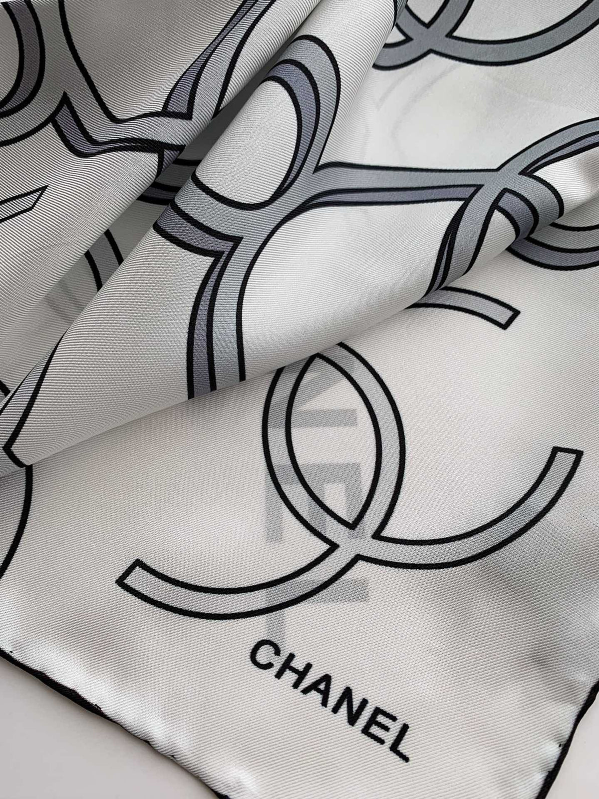 CHANEL Scarf