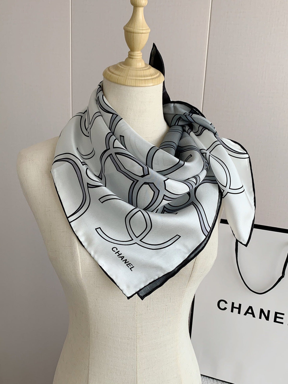 CHANEL Scarf