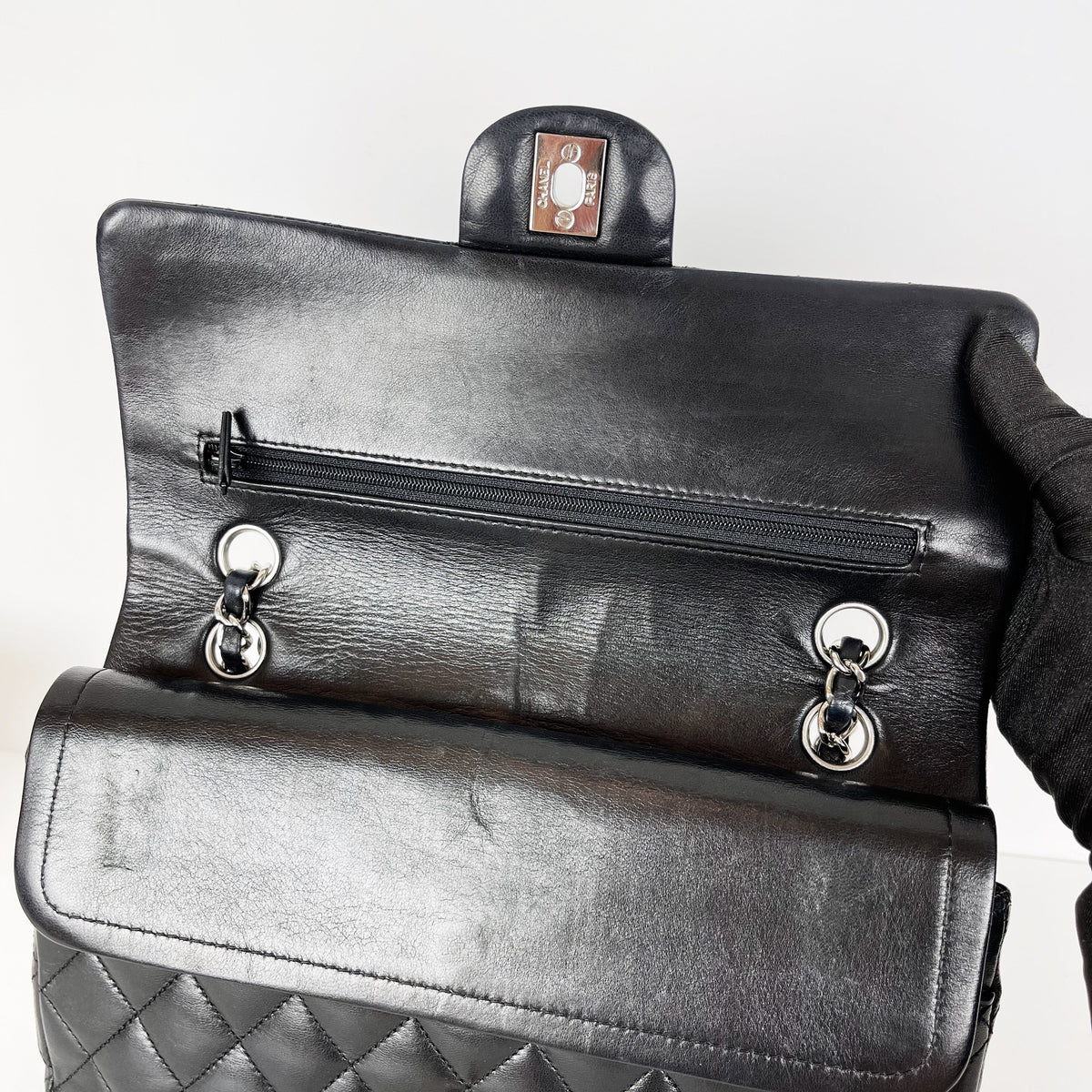 Classic Flap Medium Lambskin Black SHW