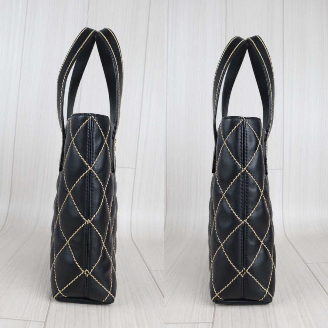 Rank A ｜Chanel Lamb Skin Wild Stitching Coco Mark Handbag ｜V23070708