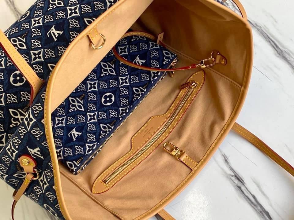 Louis Vuitton Neverfull MM Bag