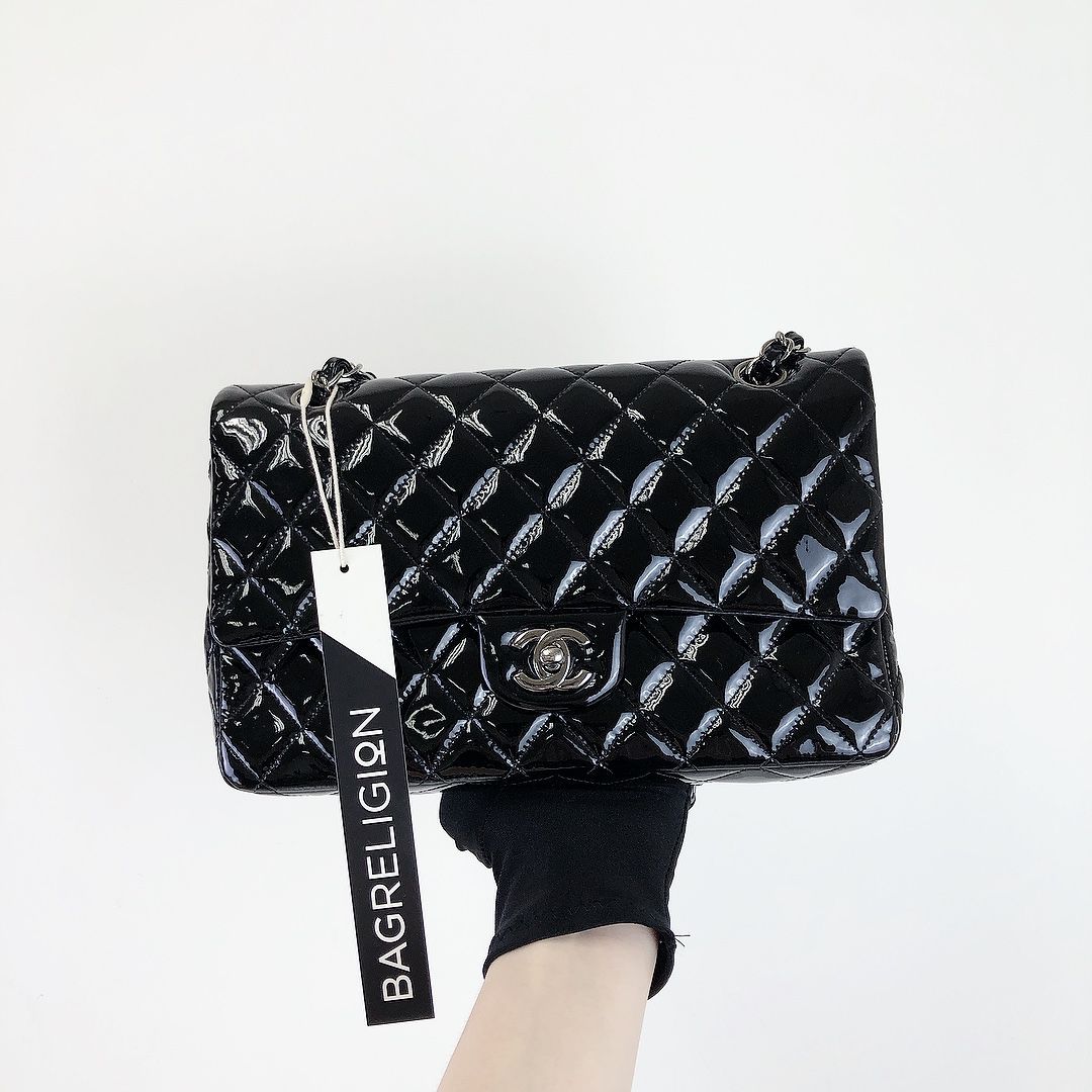 Medium Classic Flap Patent Black SHW