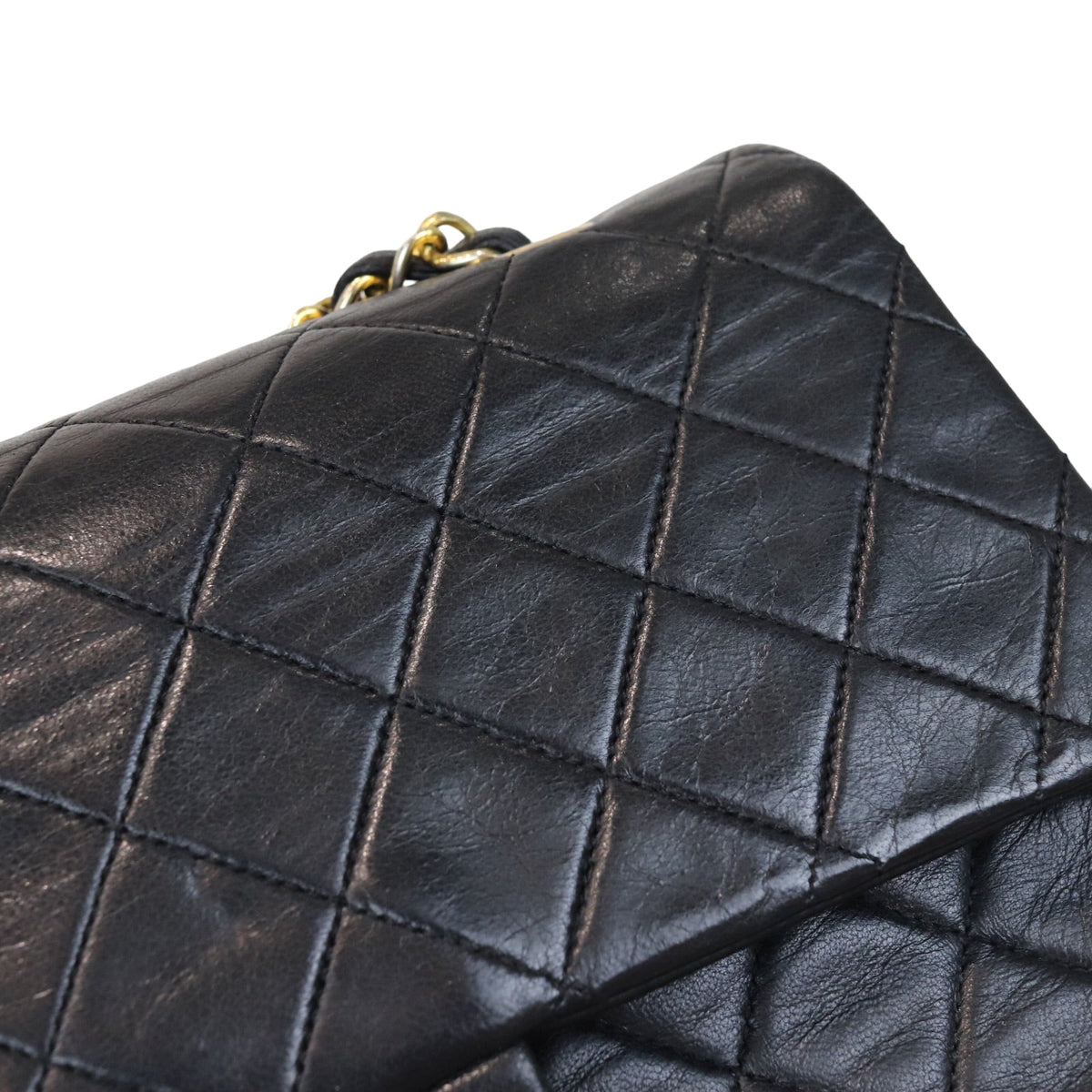 Classic Double Flap Medium Vintage Black GHW