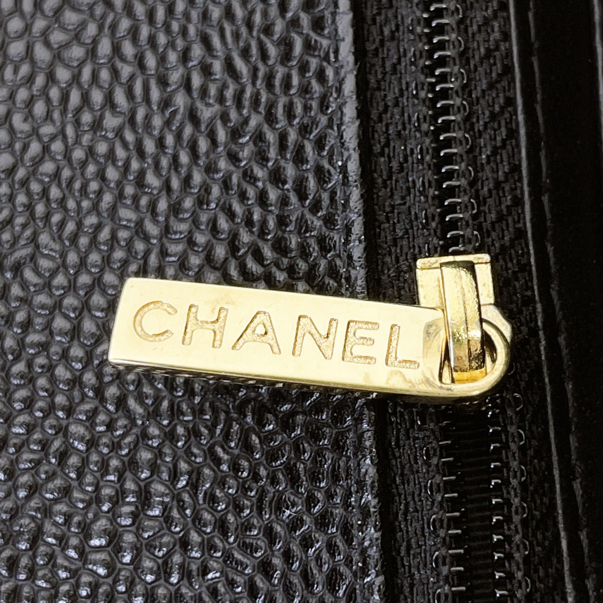 Single Flap Jumbo Black Caviar GHW