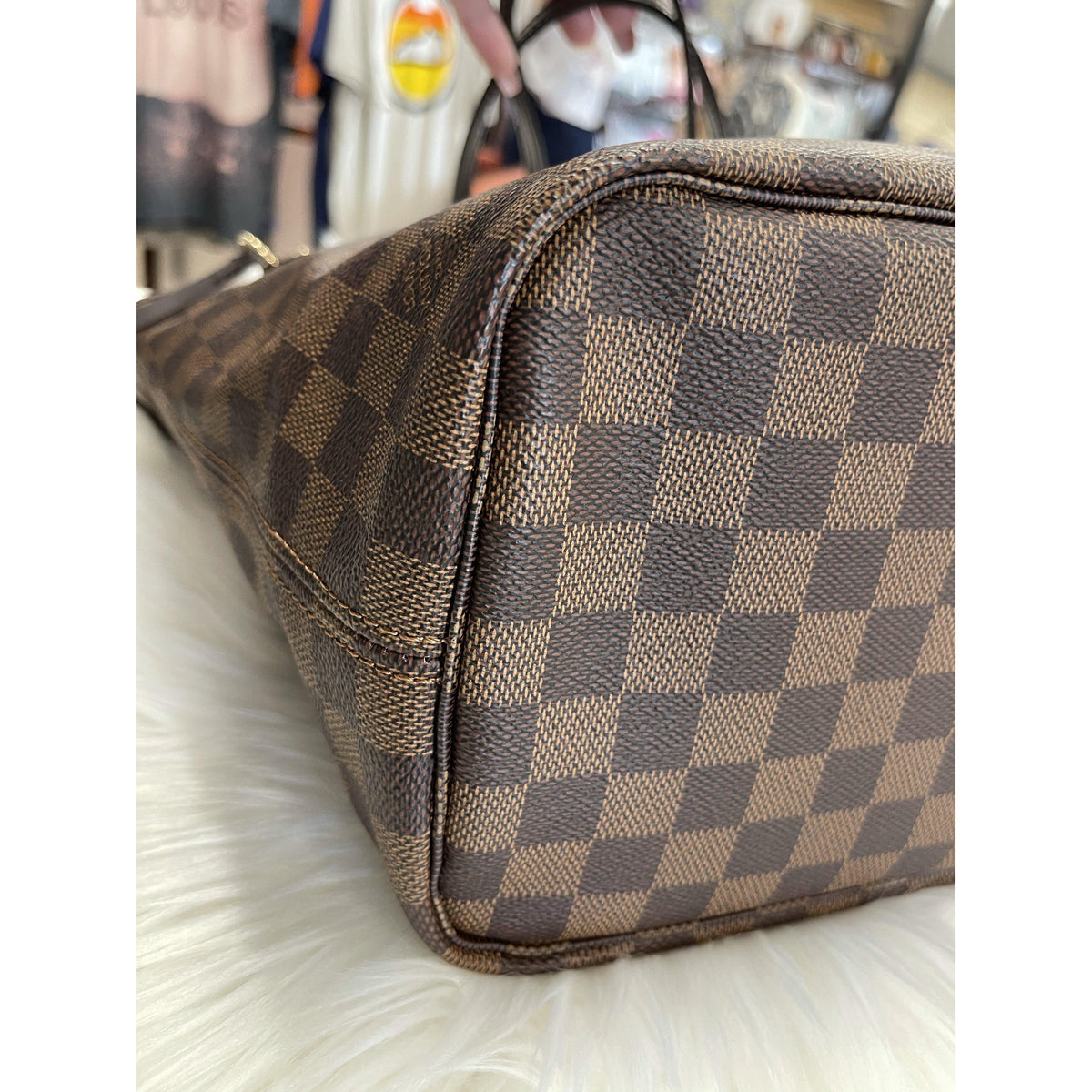Louis Vuitton Neverfull MM in Damier Ebene Rose Ballerine