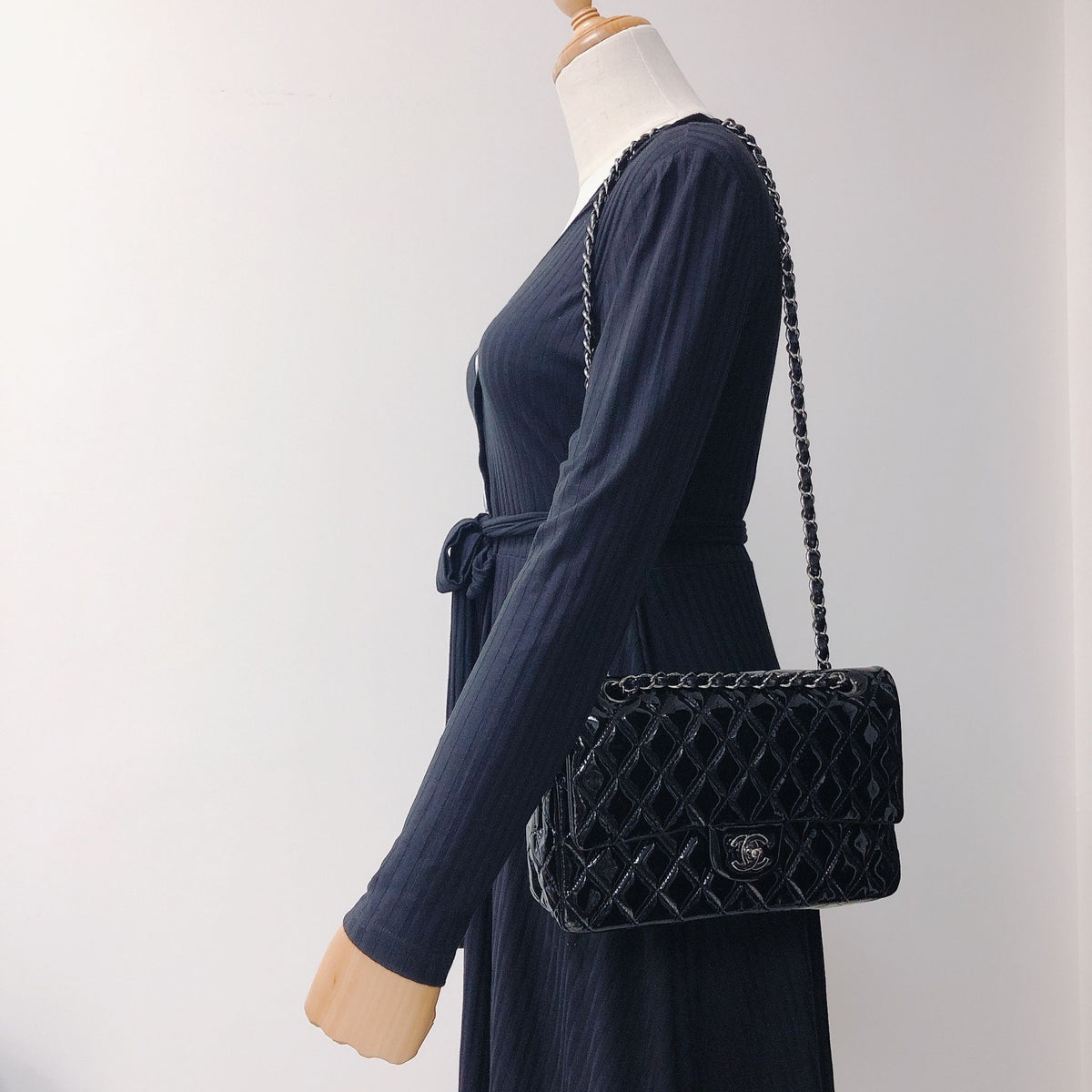 Medium Classic Flap Patent Black SHW