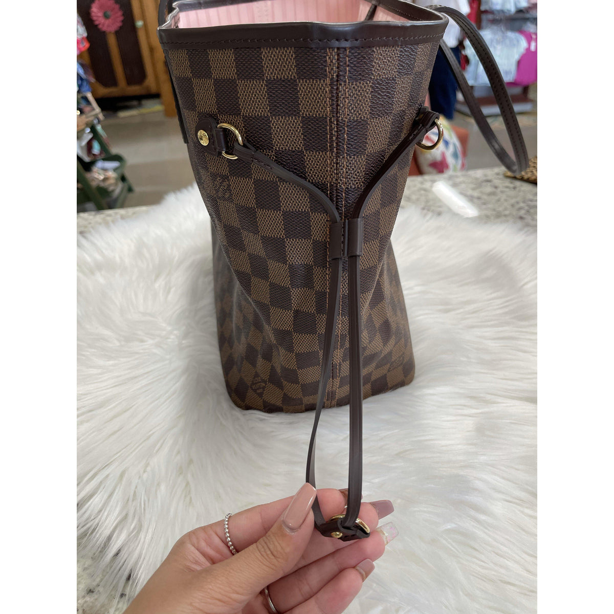 Louis Vuitton Neverfull MM in Damier Ebene Rose Ballerine