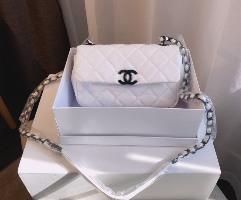 Chanel ladies shoulder handbag